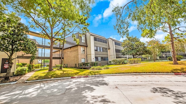 3035 Walnut Bend Ln Unit 35, Houston, TX 77042 - photo 2