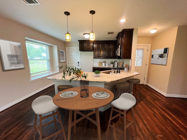 5219 3rd St, Danbury, TX 77534 - photo 2
