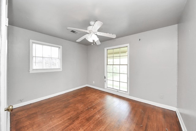608 Lloyd Ln, Baytown, TX 77521 - photo 15