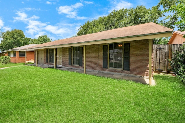 608 Lloyd Ln, Baytown, TX 77521 - photo 2