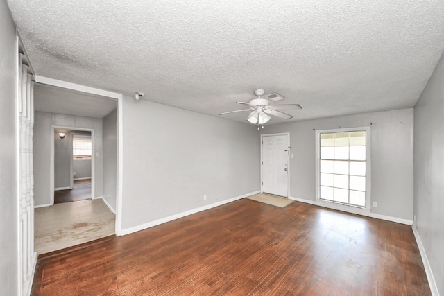 608 Lloyd Ln, Baytown, TX 77521 - photo 6