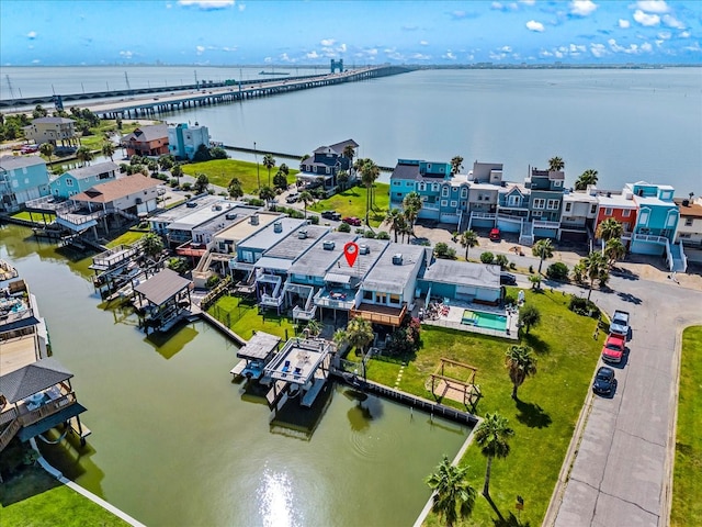 49 Harbor Cir, Tiki Island, TX 77554 - photo 1