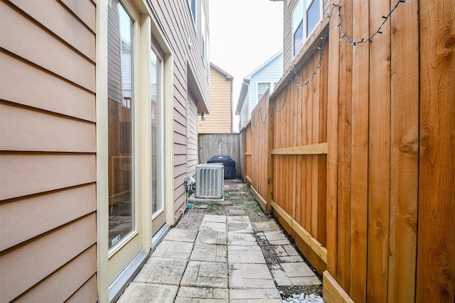 2614 Maxroy St, Houston, TX 77007 - photo 32