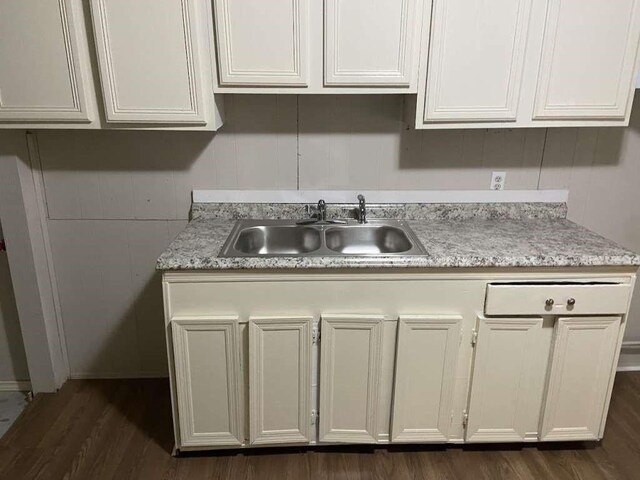 5939 Belarbor St, Houston, TX 77033 - photo 6