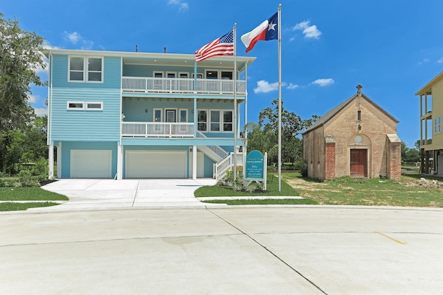 3921 Peacock Isle Dr, Dickinson, TX 77539 - photo 2