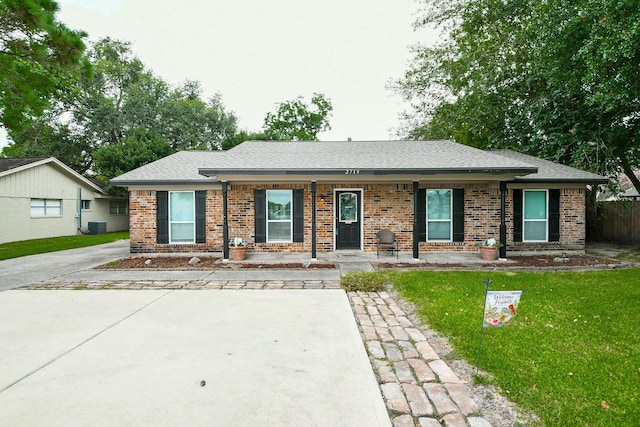 2719 Mustang Rd, Alvin, TX 77511 - photo 1