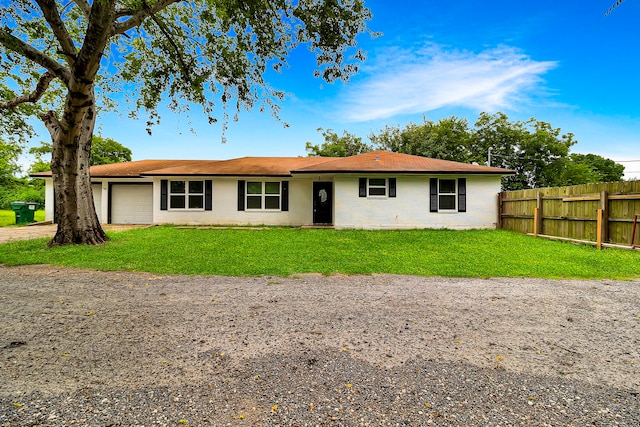 203 E Lance St, Madisonville, TX 77864 - photo 1