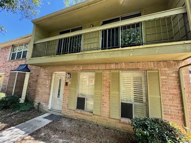 4713 Indian Trl Unit 4, Baytown, TX 77521 - photo 1