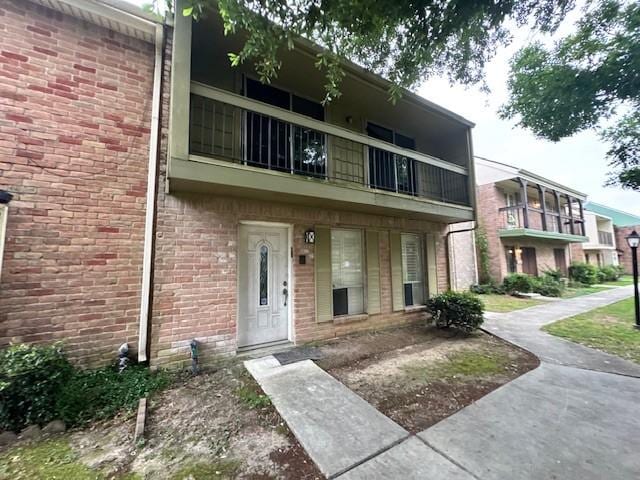 4713 Indian Trl Unit 4, Baytown, TX 77521 - photo 2