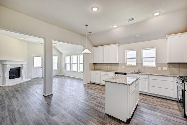 669 Woodhaven Lakes Dr, La Marque, TX 77568 - photo 4