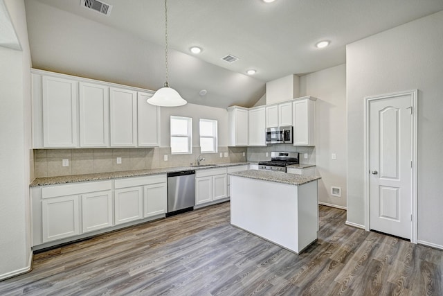 669 Woodhaven Lakes Dr, La Marque, TX 77568 - photo 5