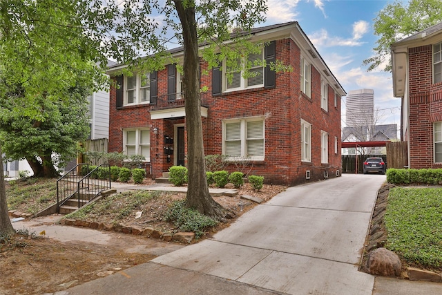 1320 W Pierce St, Houston, TX 77019 - photo 1
