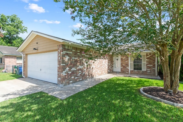 200 Austin St, Angleton, TX 77515 - photo 1