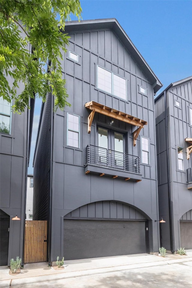2211 Bevis St, Houston, TX 77008 - photo 1