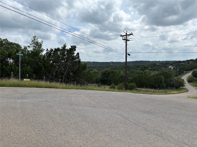 104 Lillian Dr S, Kerrville, TX 78028 - photo 2