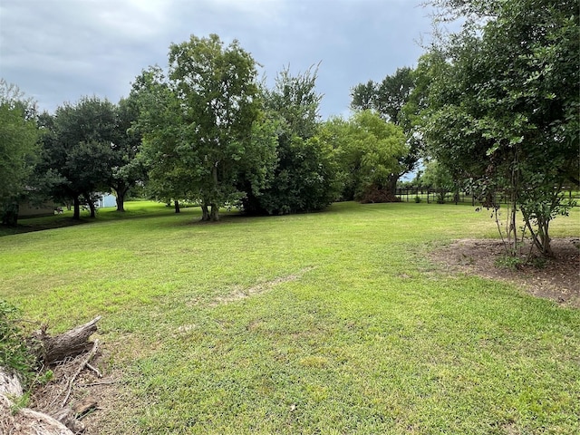1001 Bowie St, Baytown, TX 77520 - photo 2