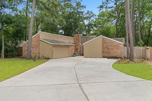 33 Crystal Lake Ln, The Woodlands, TX 77380 - photo 2