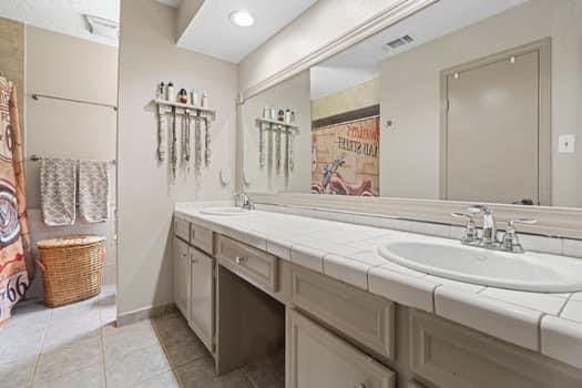 33 Crystal Lake Ln, The Woodlands, TX 77380 - photo 16