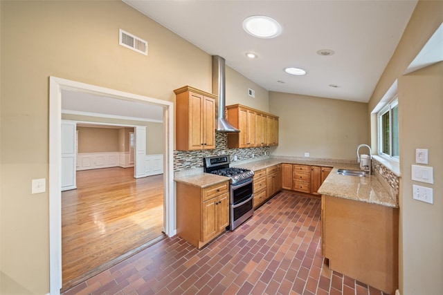 6918 Pine Grove Dr, Houston, TX 77092 - photo 13