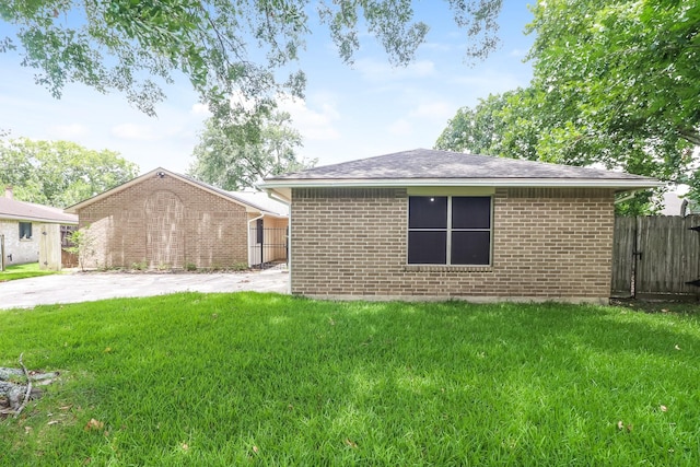 8007 Breda Dr, Baytown, TX 77521 - photo 2
