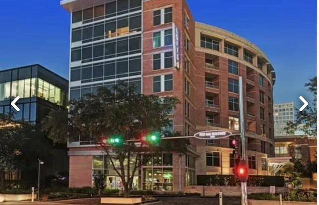 1901 Post Oak Blvd Unit 304, Houston, TX 77056 - photo 13