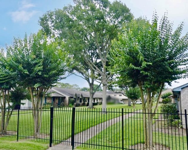 4006 Laura Leigh Dr, Friendswood, TX 77546 - photo 3