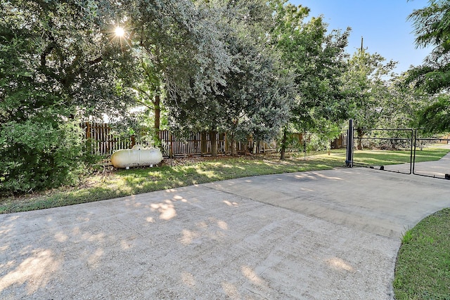 102 Lost Lake Dr, Baytown, TX 77523 - photo 10