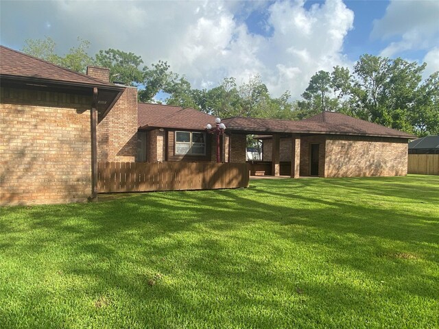 127 Woodcrest St, Clute, TX 77531 - photo 3