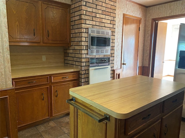 127 Woodcrest St, Clute, TX 77531 - photo 13