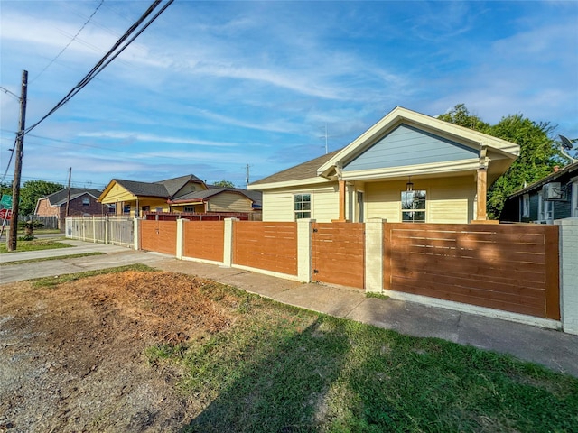 706 72nd St, Houston, TX 77011 - photo 2