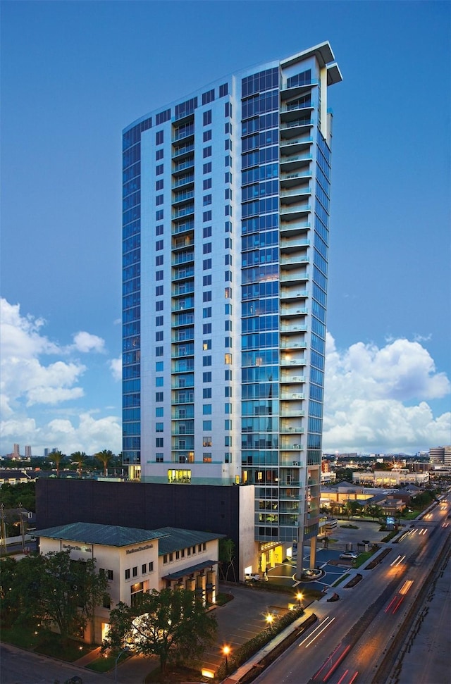 2727 Kirby Dr Unit 27J, Houston, TX 77098 - photo 31