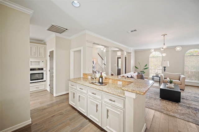 1609 Peden St, Houston, TX 77006 - photo 17