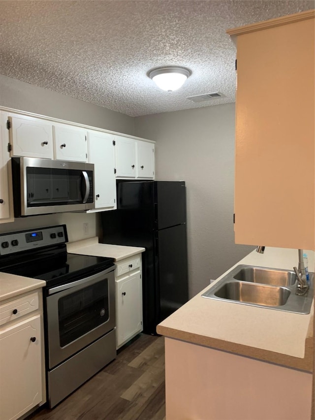 1601 Meadowview Dr, Port Lavaca, TX 77979 - photo 26