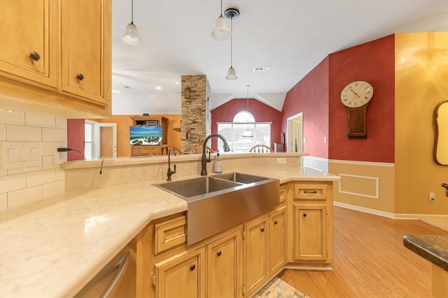 2434 Pebblebrook Cir, Conroe, TX 77384 - photo 12