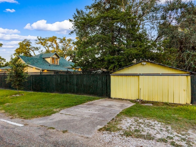 517 W Sidnor St, Alvin, TX 77511 - photo 43