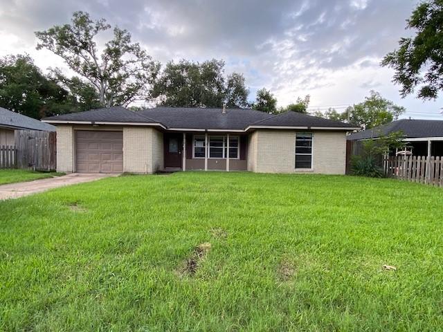 913 Meadowlane St, Angleton, TX 77515 - photo 1