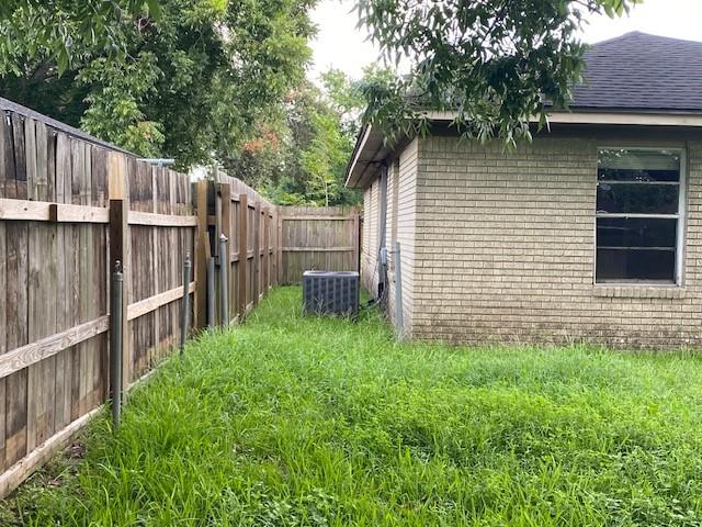 913 Meadowlane St, Angleton, TX 77515 - photo 13