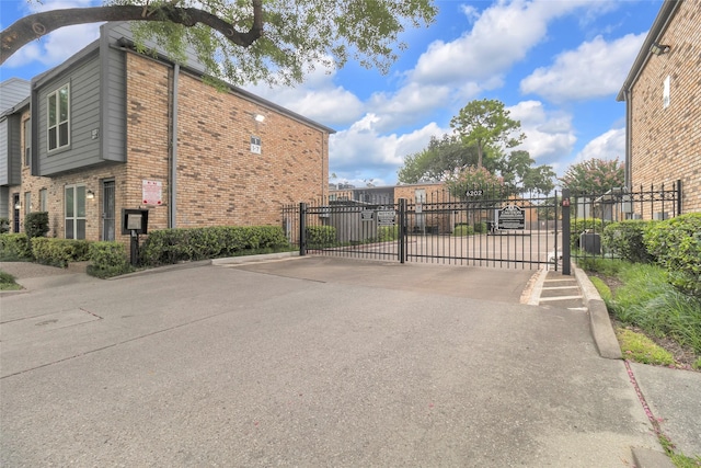 6202 Skyline Dr Unit 50, Houston, TX 77057 - photo 2