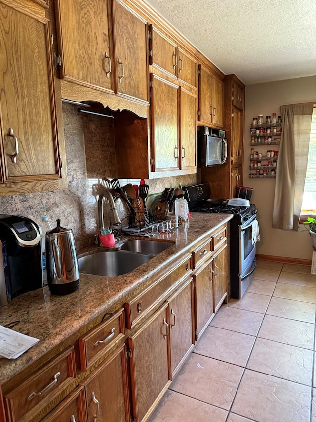 2705 Ammons St, Baytown, TX 77521 - photo 2