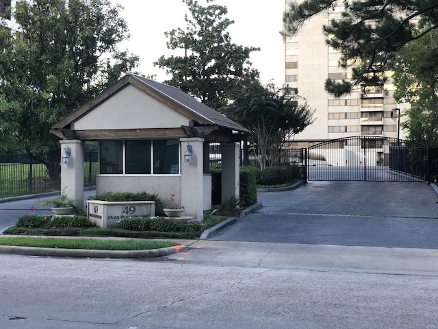 49 Briar Hollow Ln Unit 206, Houston, TX 77027 - photo 30