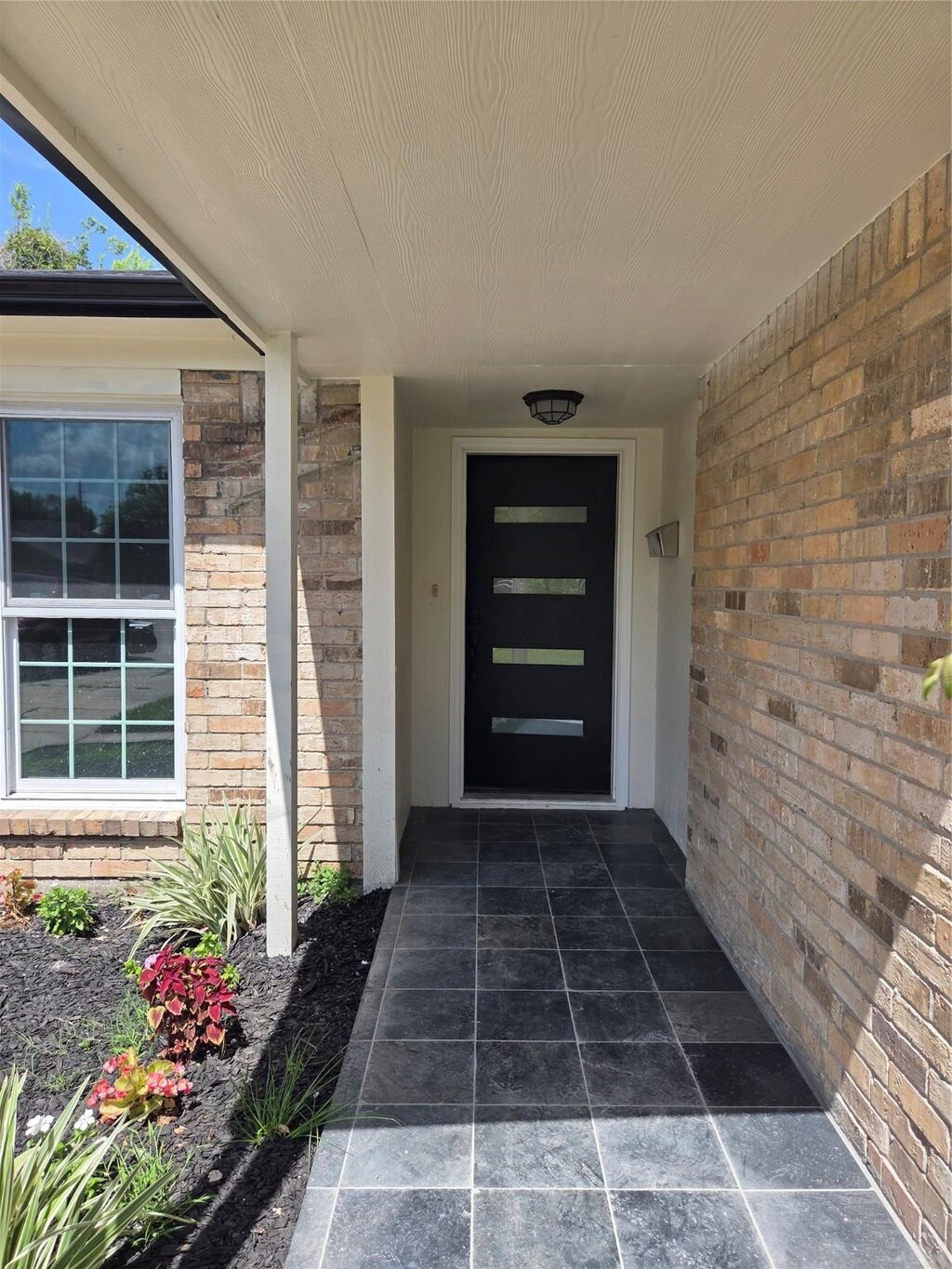 10606 Raydell Dr, Houston, TX 77031 - photo 1