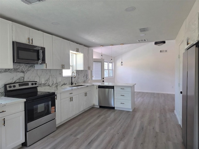 10606 Raydell Dr, Houston, TX 77031 - photo 3