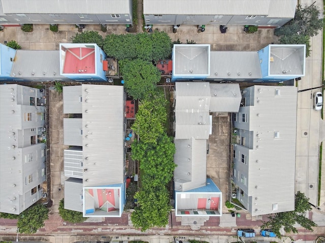 908 Andrews St, Houston, TX 77019 - photo 2