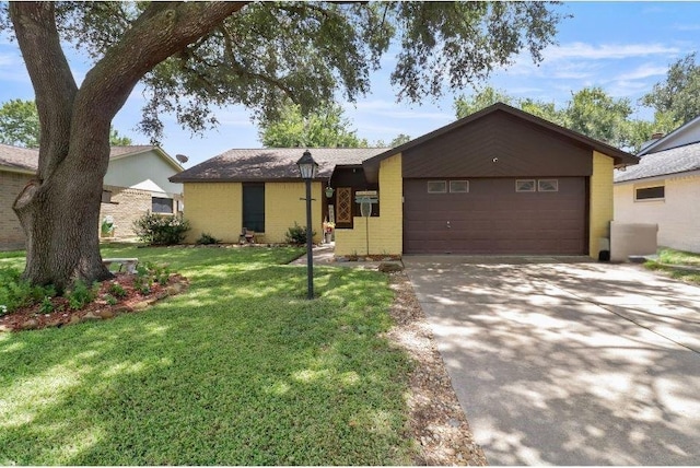 34 Sarita Rd, Angleton, TX 77515 - photo 1