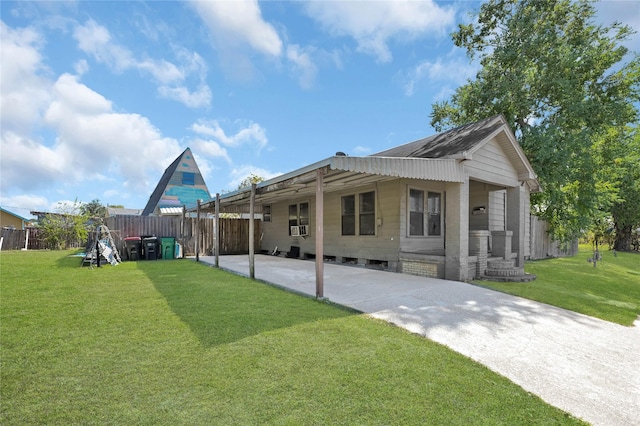 720 Yupon St, Baytown, TX 77520 - photo 2