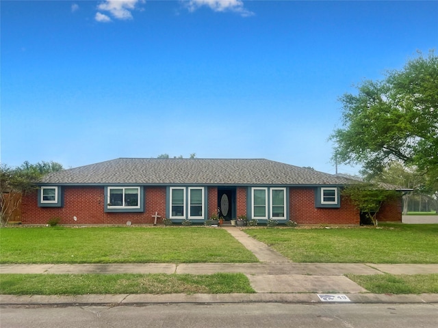 49 Colony Sq, Angleton, TX 77515 - photo 1