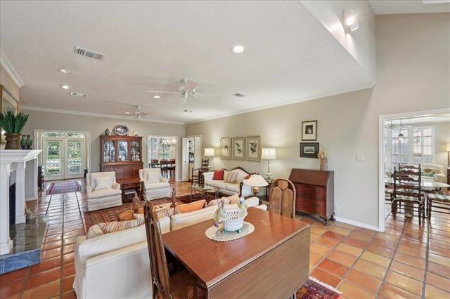 4425 Thomas Gln, Beaumont, TX 77706 - photo 8