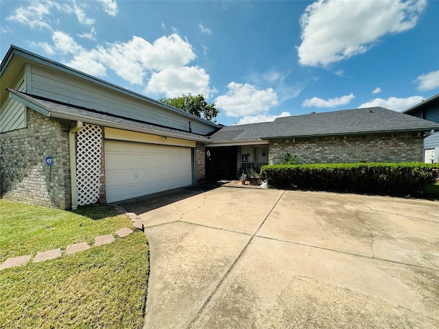 13306 Rain Lily Ln, Houston, TX 77083 - photo 1