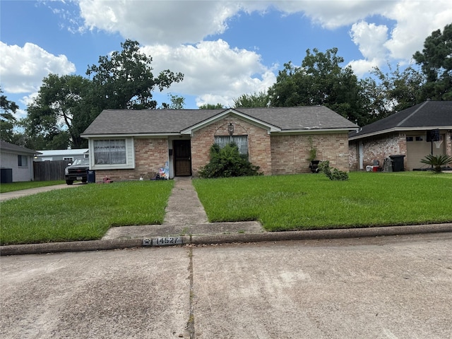 14527 Roundstone Ln, Houston, TX 77015 - photo 1