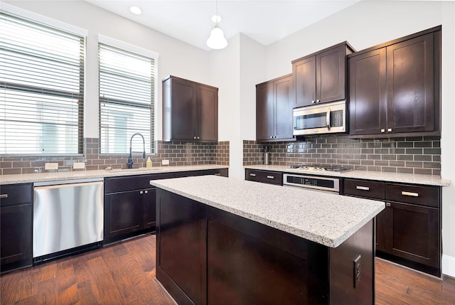 5451 Larkin St, Houston, TX 77007 - photo 11
